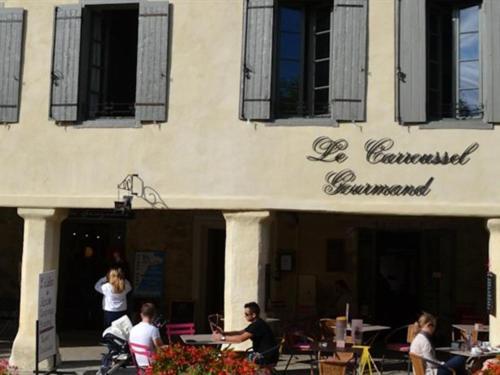 Du Côté de Chez Jeanne Hotel Fourcès Esterno foto
