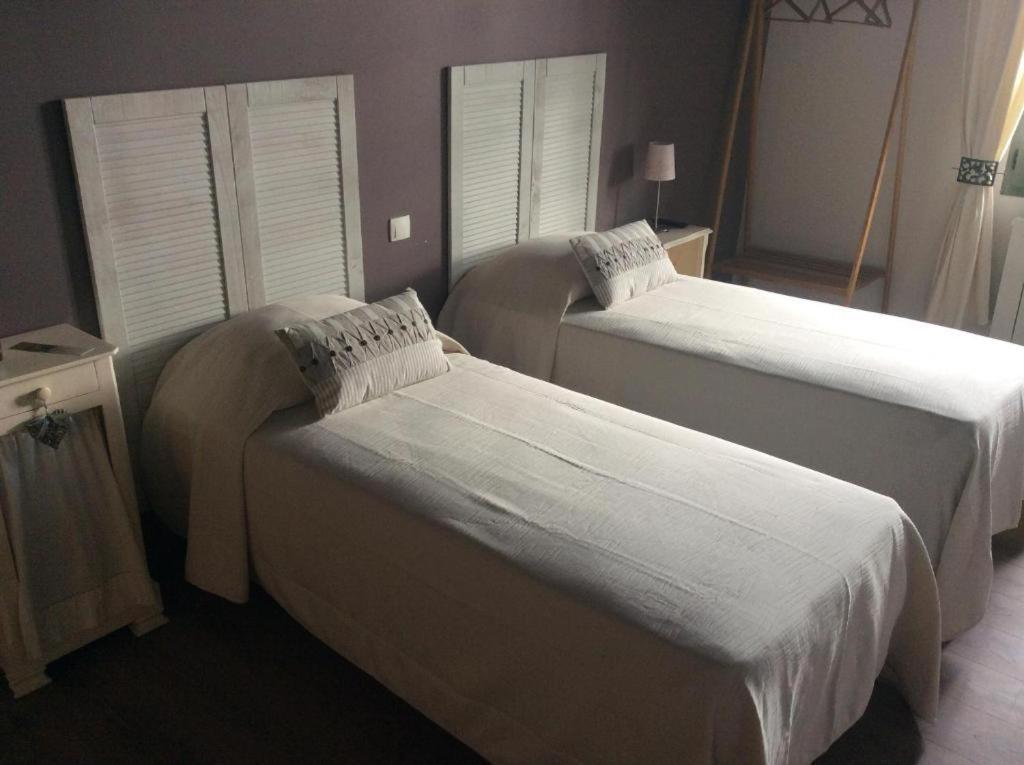 Du Côté de Chez Jeanne Hotel Fourcès Esterno foto