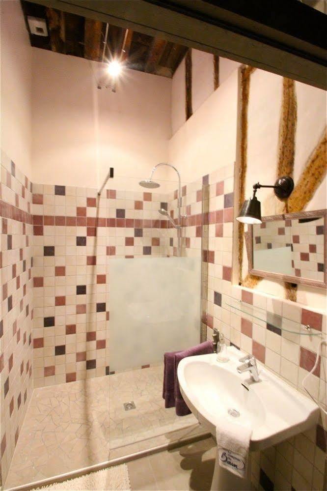 Du Côté de Chez Jeanne Hotel Fourcès Esterno foto